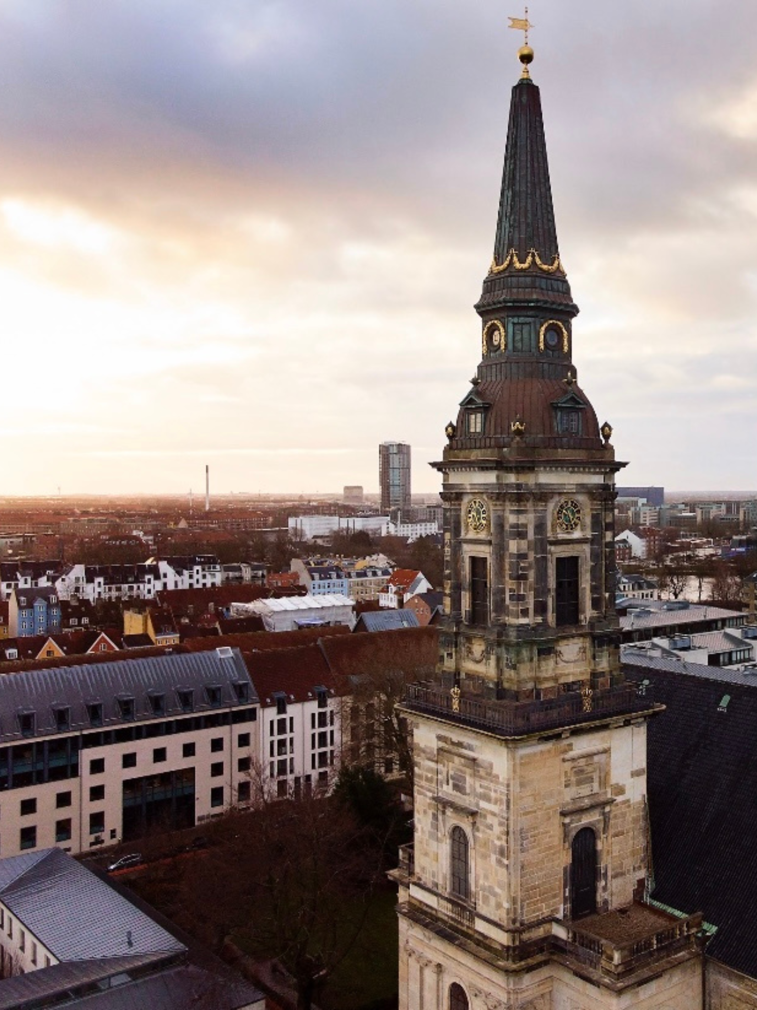 Kirketårnet med udsigt over Christianshavn